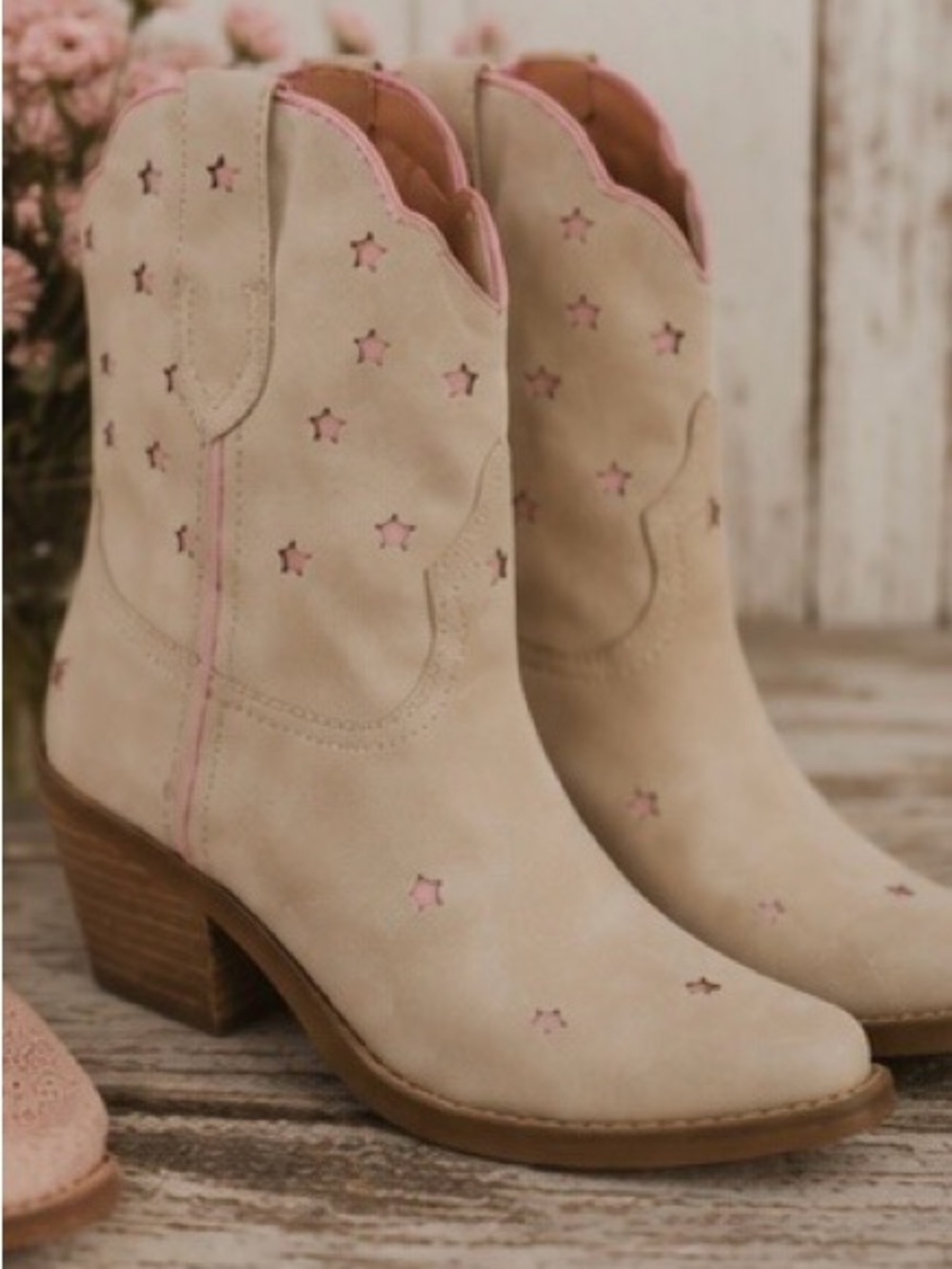 NWT Starstruck Western Booties Cream Pink Boutique Style